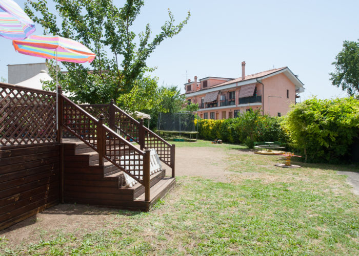 veduta-esterno-giardino-asilo-guidonia